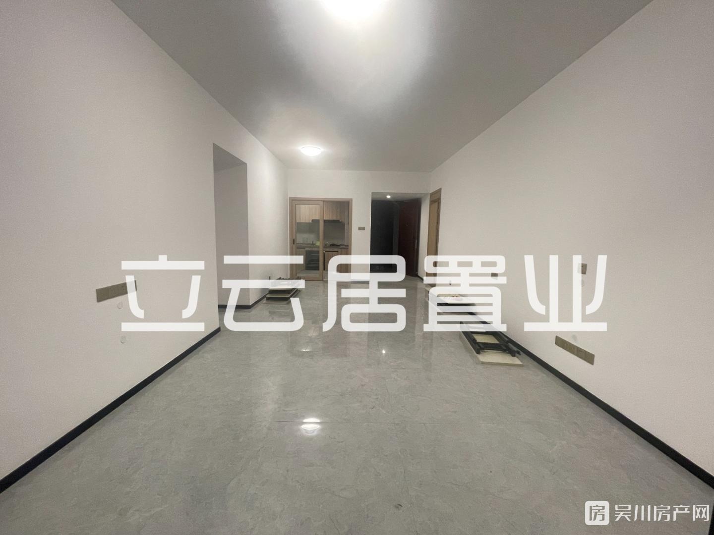 時(shí)代廣場3室2廳2衛(wèi)95.6平米2200元/月