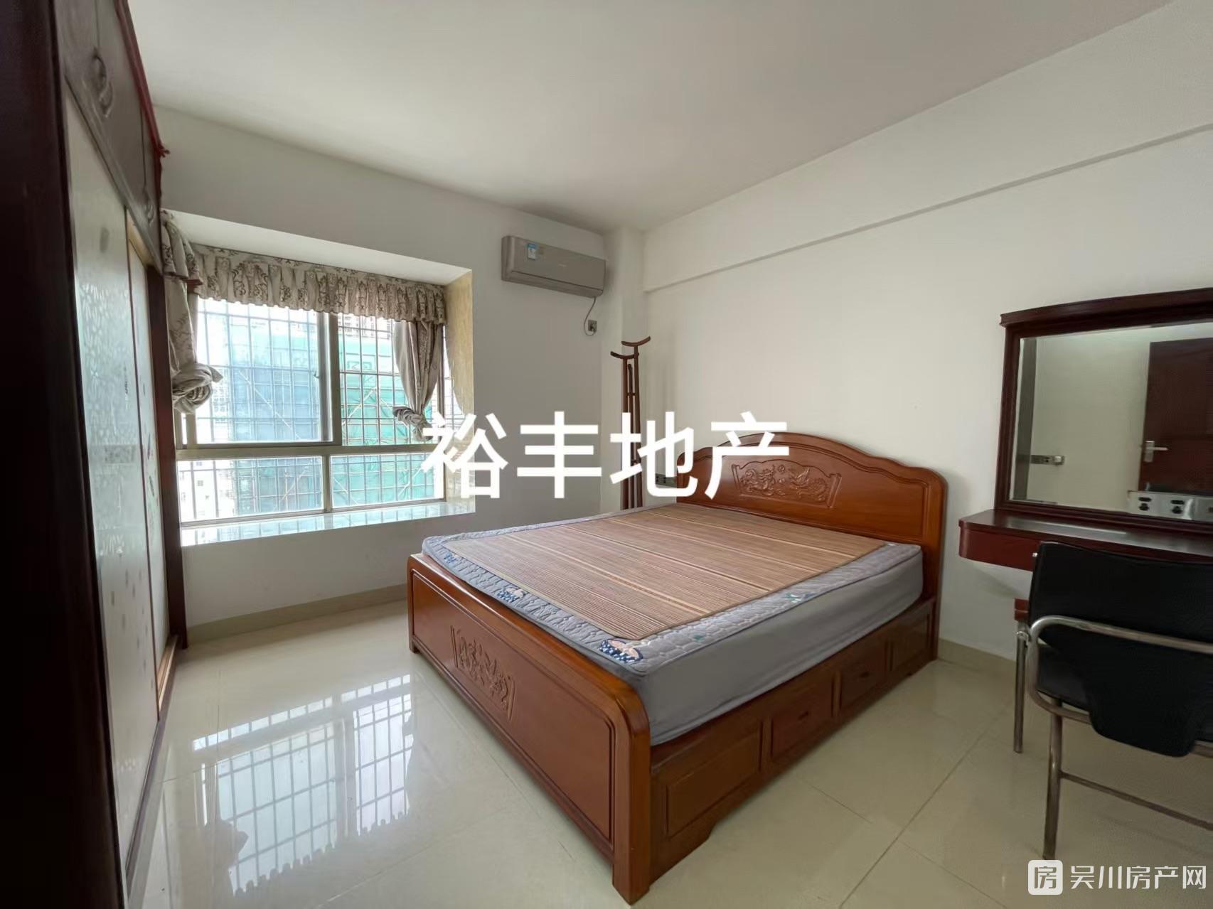 出租明苑居4室2廳2衛(wèi)151平米1800元/月住宅