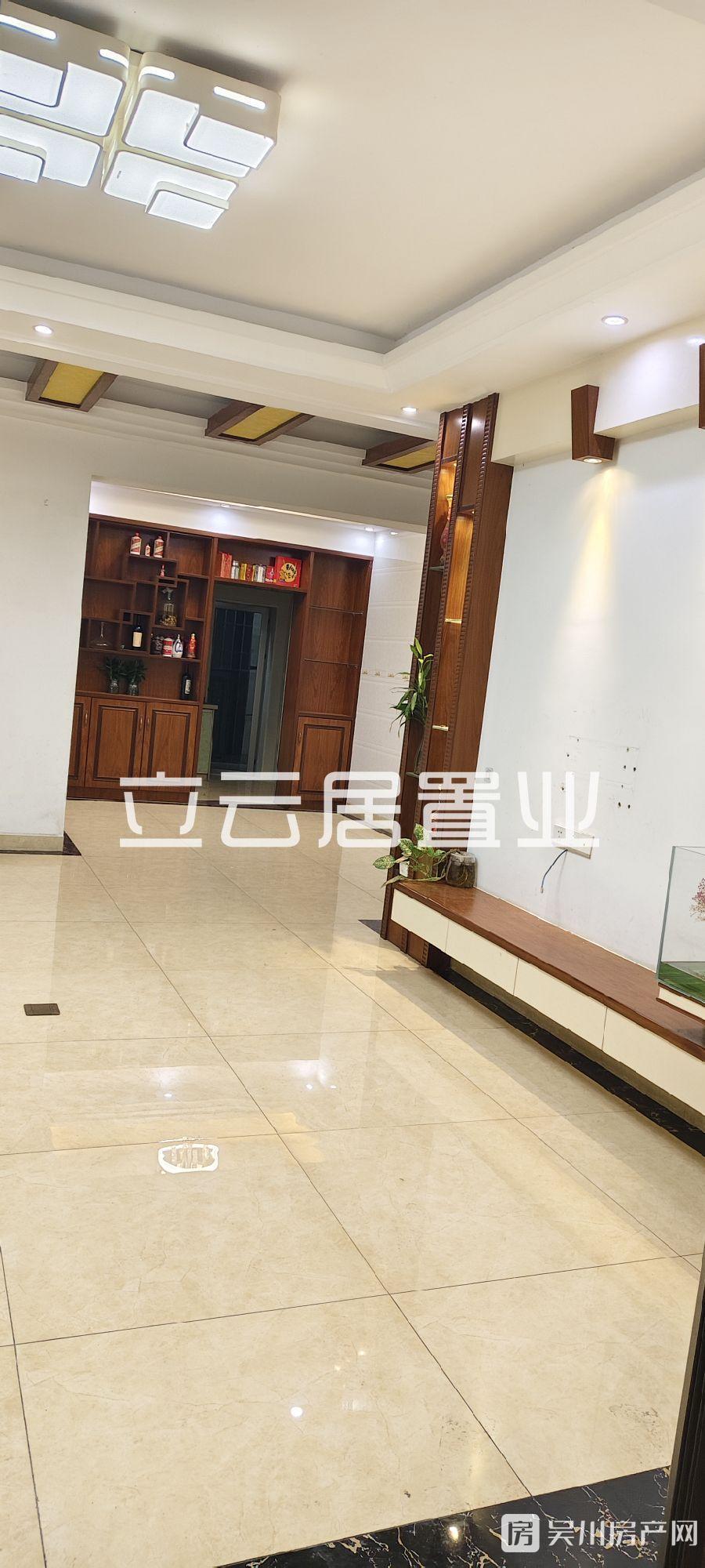 出售威雅 沿江半岛大4房，证件齐全，可入读沿江小学