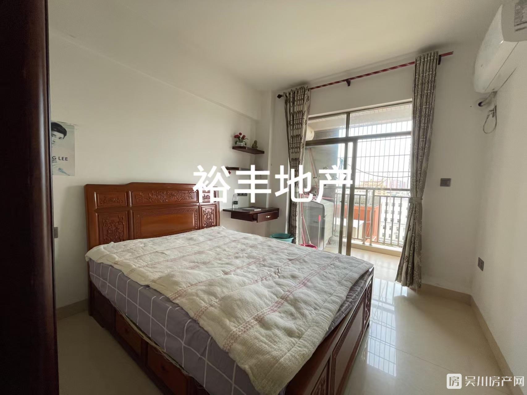 出租明苑居4室2廳2衛(wèi)151平米1800元/月住宅
