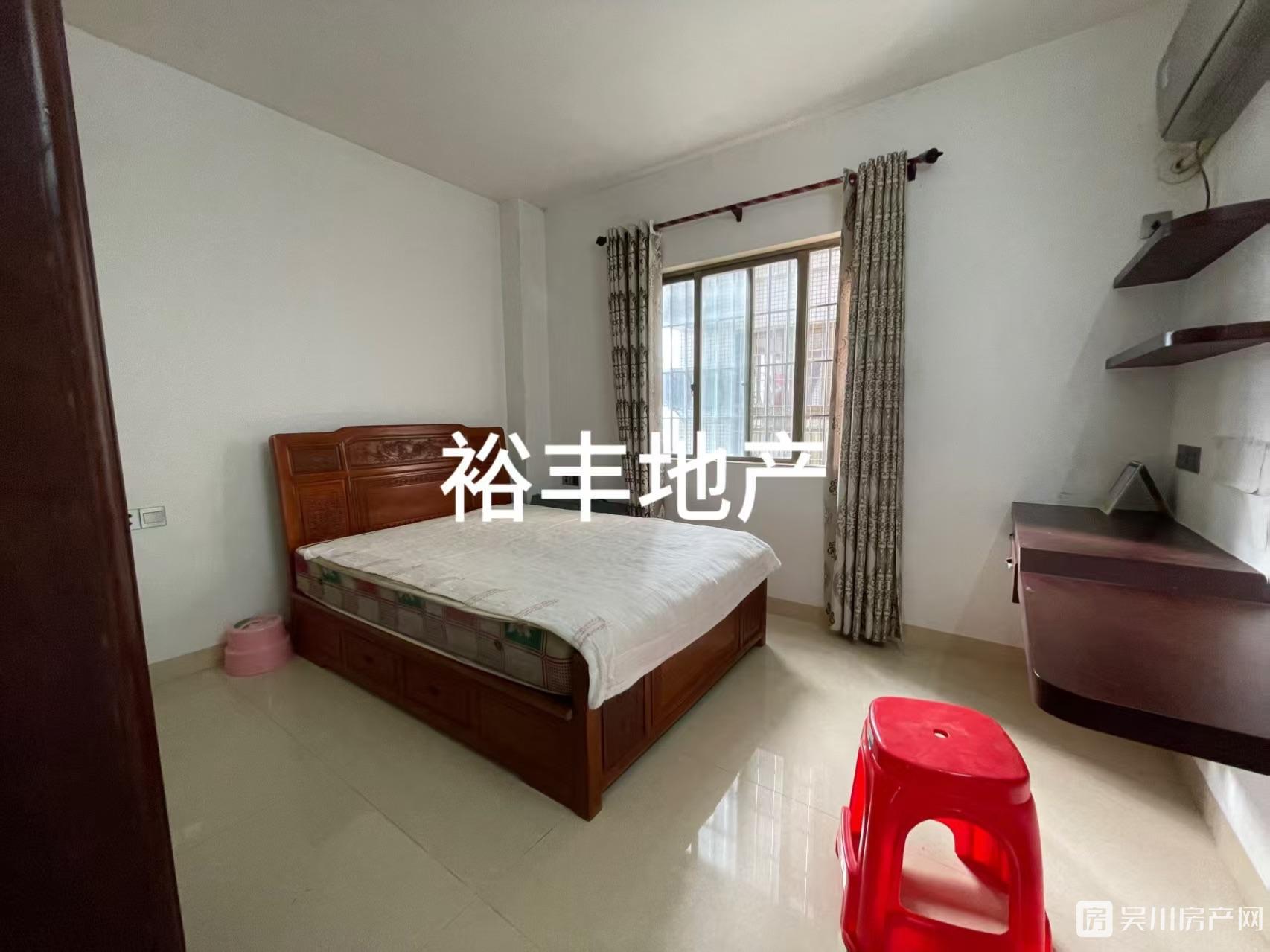 出租明苑居4室2廳2衛(wèi)151平米1800元/月住宅