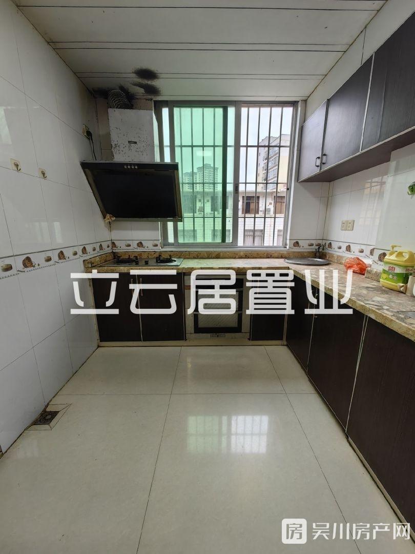 出租新華園3室2廳2衛(wèi)140平米1050元/月住宅
