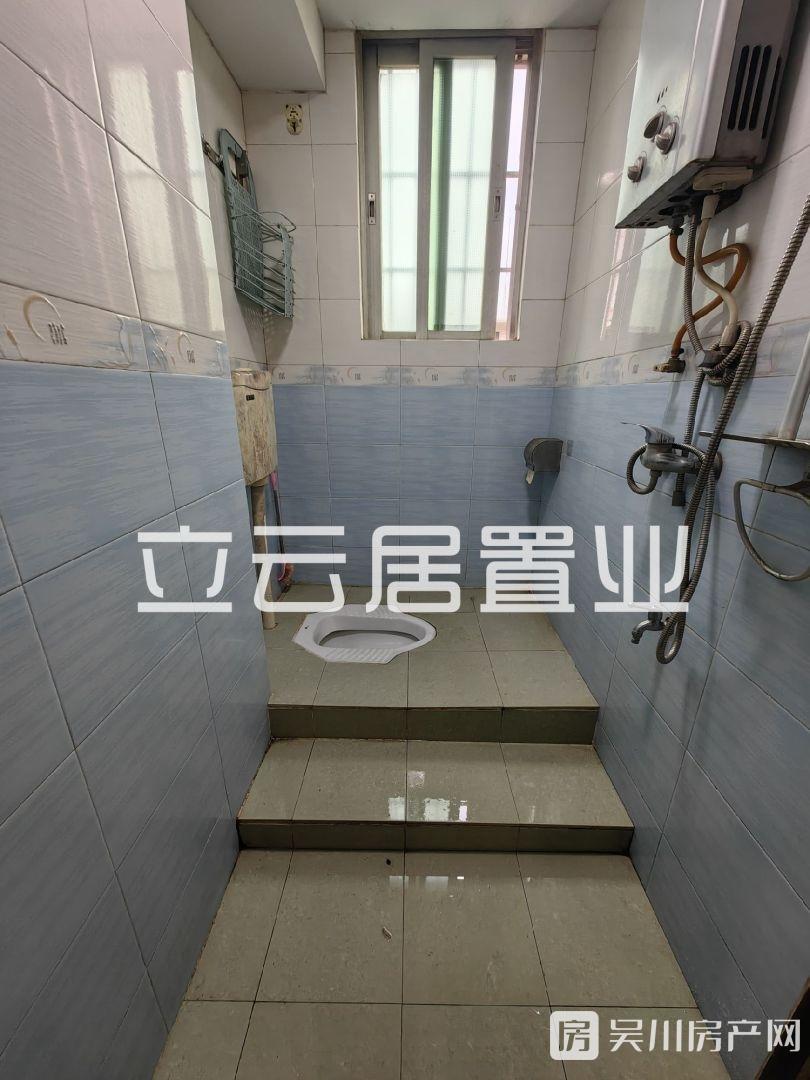 出租新華園3室2廳2衛(wèi)140平米1050元/月住宅