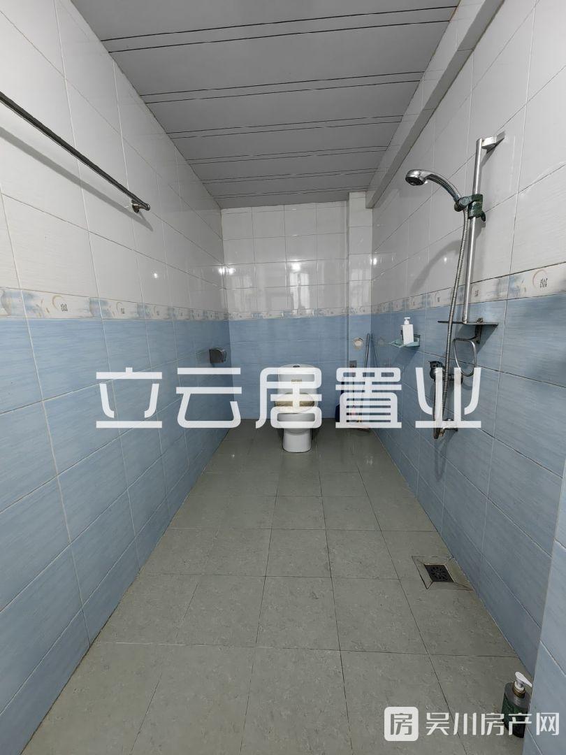 出租新華園3室2廳2衛(wèi)140平米1050元/月住宅