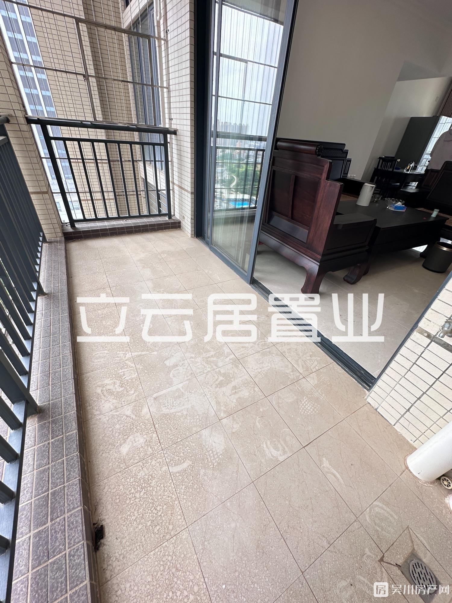 出售廣成 中央公館4室2廳2衛(wèi)100.36平米69.8萬(wàn)住宅