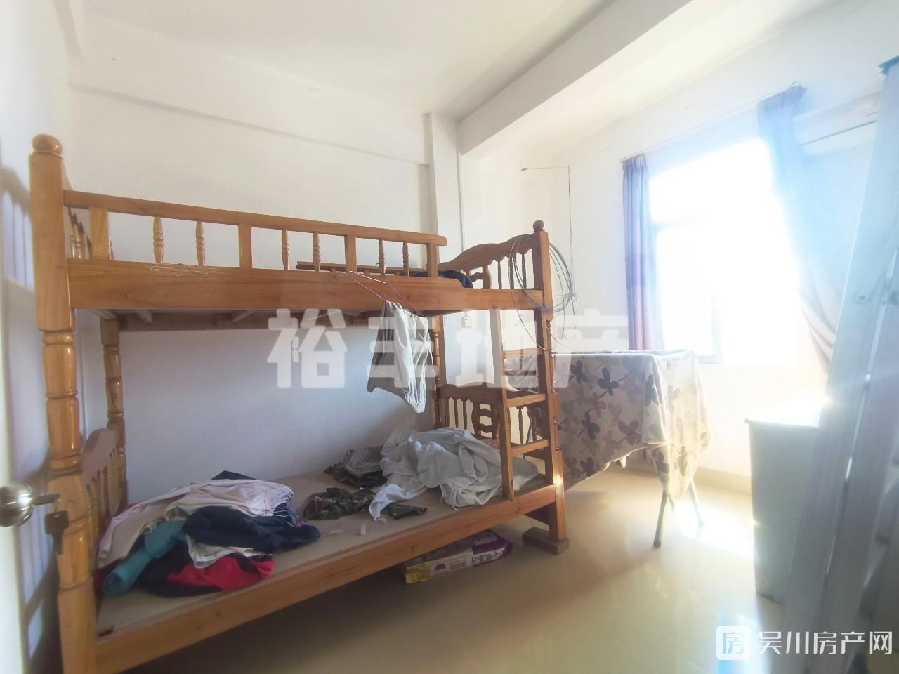 出售沿江學(xué)區(qū)3室2廳1衛(wèi)93.97方23.8萬
