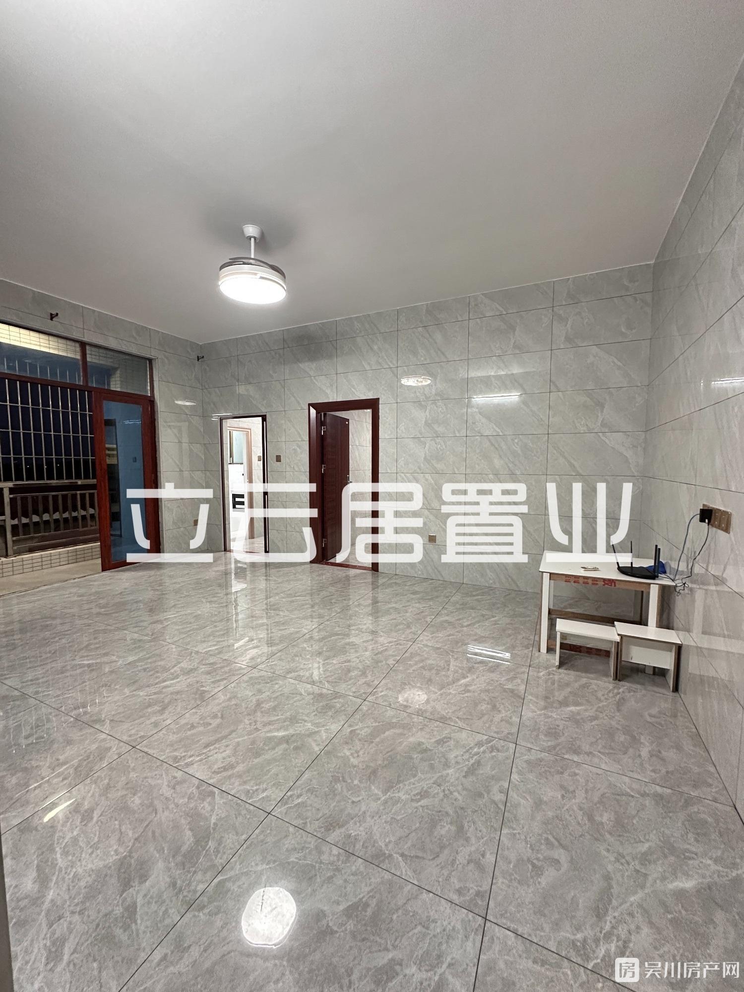 出租官衙村私人屋 方便停放小車2室1廳1衛(wèi)80平米800元/月住宅