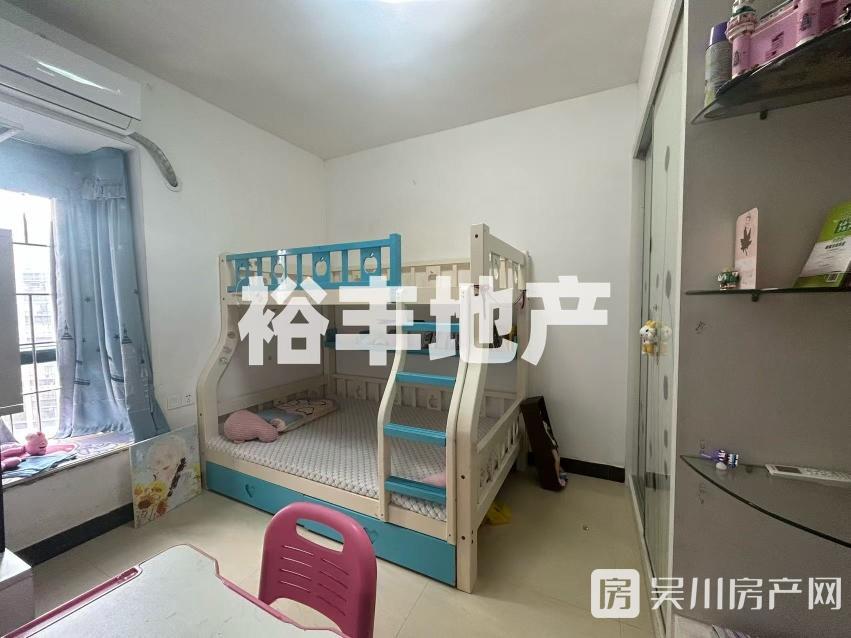 出售財(cái)富名門3室2廳2衛(wèi)109平米52萬住宅