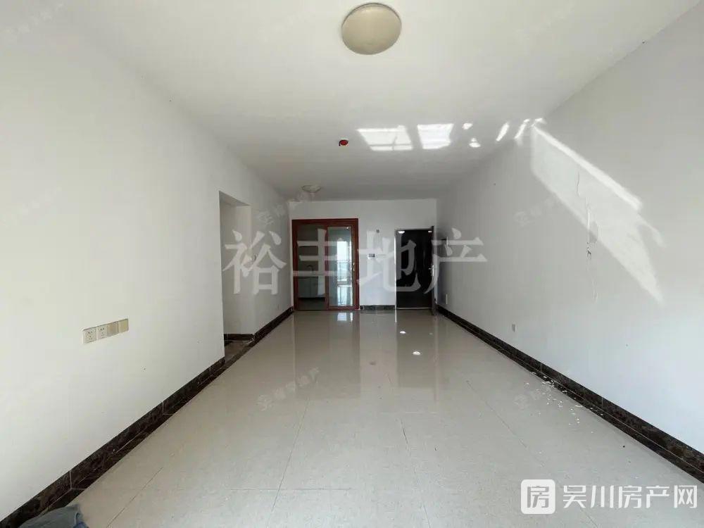 真房實(shí)價(jià)，抄底價(jià)出租吳川第一城4室2廳2衛(wèi)128平米1500元/月住宅