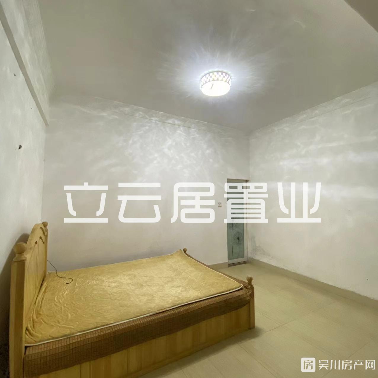 出租市中心3室2廳2衛(wèi)100平米僅租1000元/月住宅