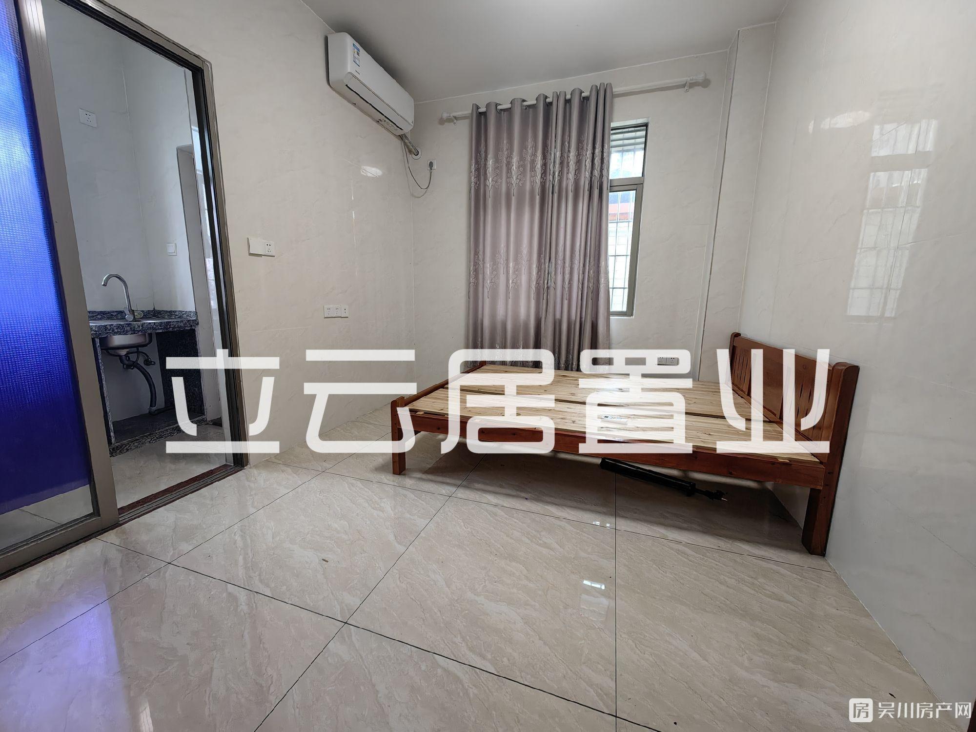 出租中心市場附近私人屋1室0廳1衛(wèi)20平米400元/月住宅