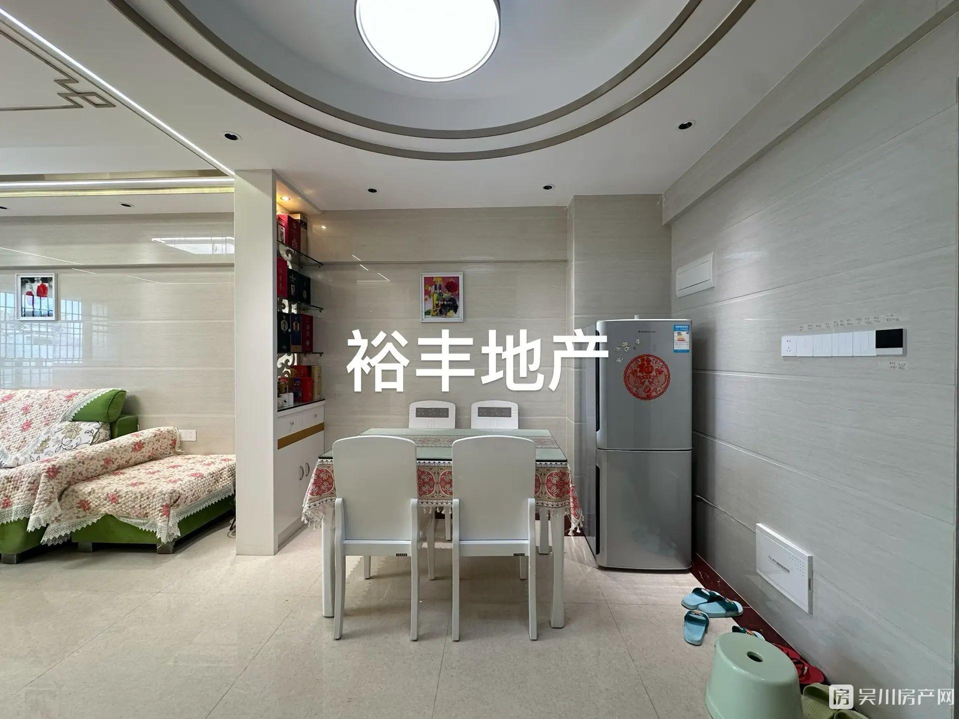 可以全屋家私家電贈(zèng)送，真房實(shí)拍出售鴻濤 金第華府4室2廳1衛(wèi)129平米66萬住宅