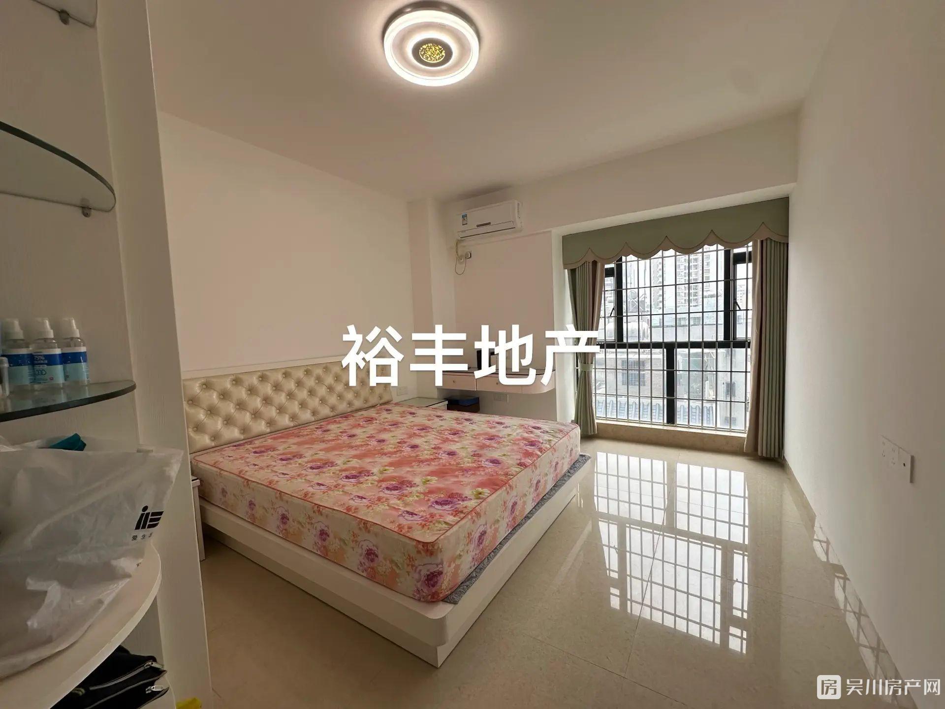 可以全屋家私家電贈(zèng)送，真房實(shí)拍出售鴻濤 金第華府4室2廳1衛(wèi)129平米66萬住宅