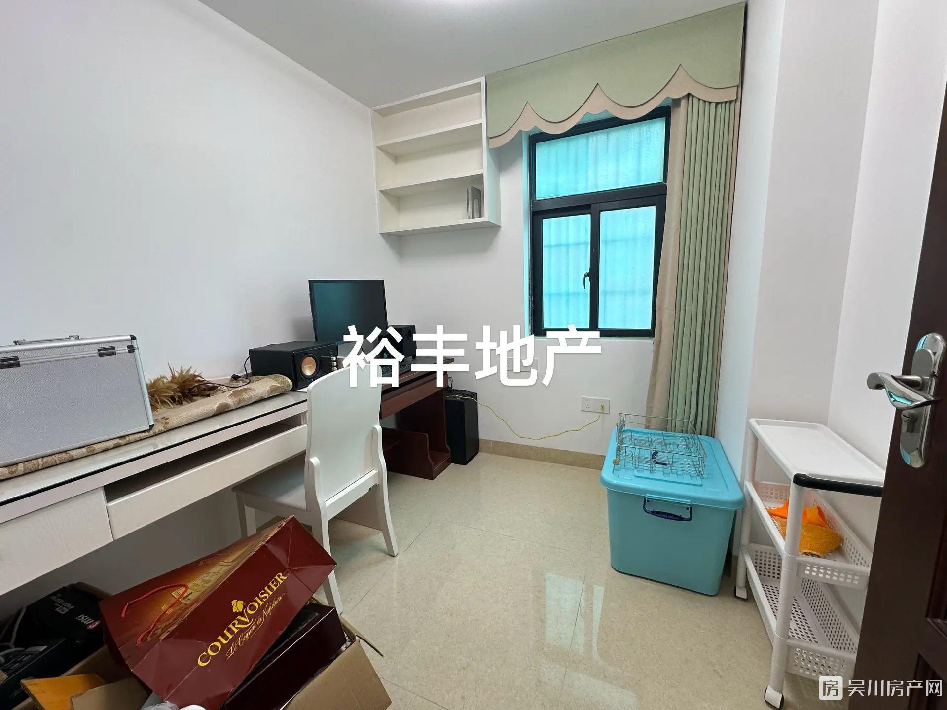 可以全屋家私家電贈(zèng)送，真房實(shí)拍出售鴻濤 金第華府4室2廳1衛(wèi)129平米66萬住宅