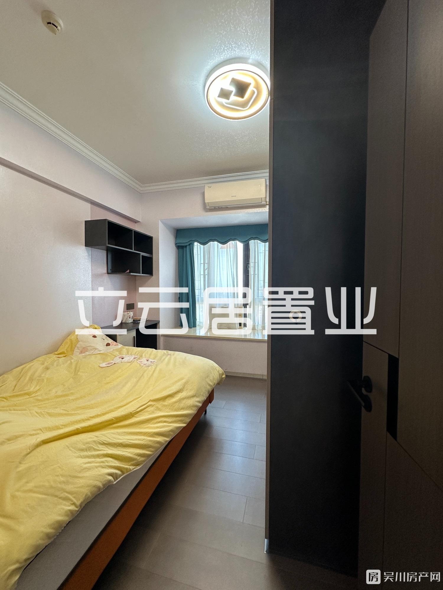 出售華和南國(guó)茗苑5室2廳2衛(wèi)127平米全屋豪裝定制轉(zhuǎn)售僅需118萬(wàn)