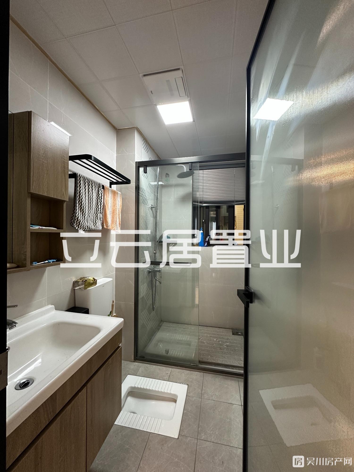 出售華和南國(guó)茗苑5室2廳2衛(wèi)127平米全屋豪裝定制轉(zhuǎn)售僅需118萬(wàn)