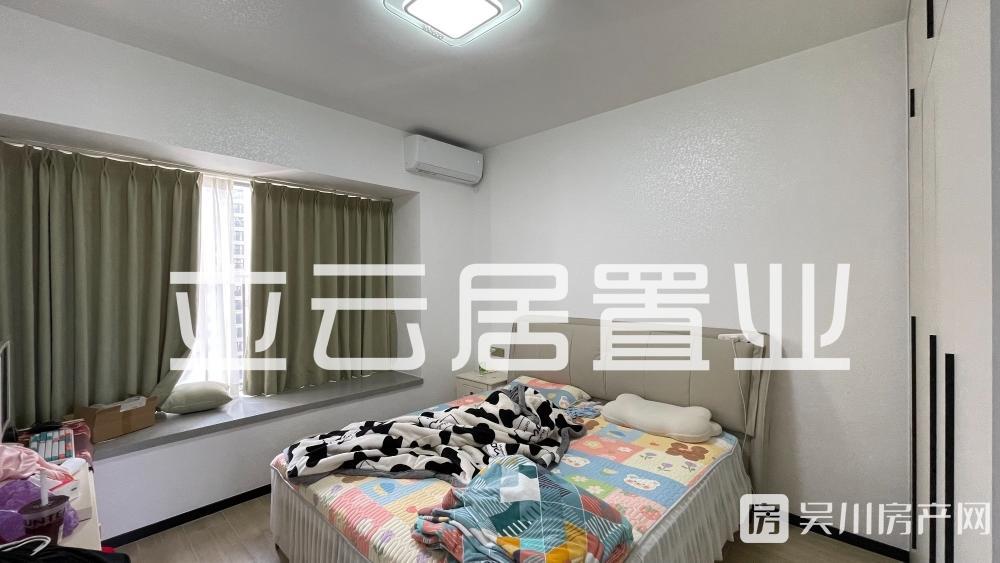 出租裕達(dá)豪庭4室2廳2衛(wèi)110平米1900元家私家電齊全的
