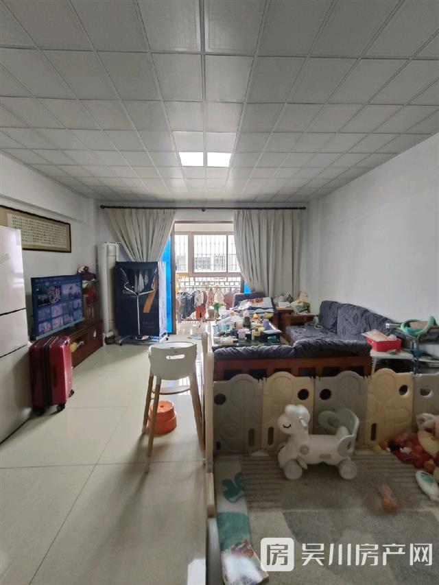 出售金泉广场3房 4千多一方哦 还读新华小学 首付9万左右哦 值得你入手