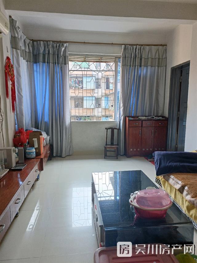 出售八达街精装三房 读新华小学 房子新净 近学校市场 看房方便