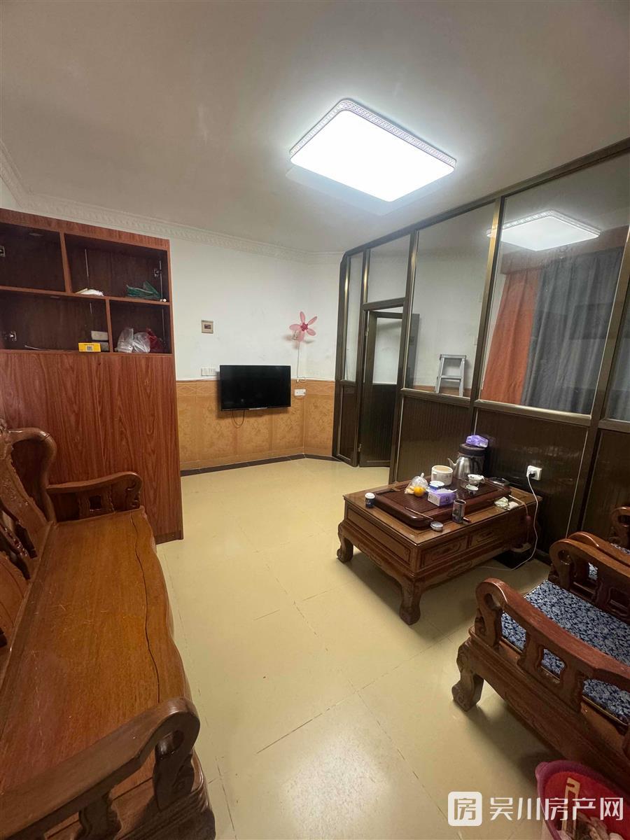 出售恒发大厦精装三房 房子新净 总价19万 近市场学校 看房方便