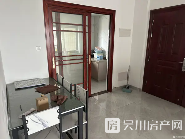 出租名雅居精裝兩房 家私家電齊全 拎包入住 入一中 看房方便