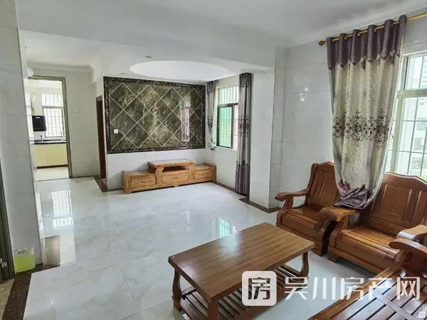 出租中心市場旁 精裝3房 房子新凈 只租1200 看房方便