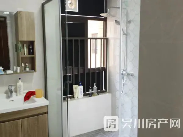 出租華和茗苑 精裝四房 家私家電齊全 房子新凈 地理位置好 交通方便