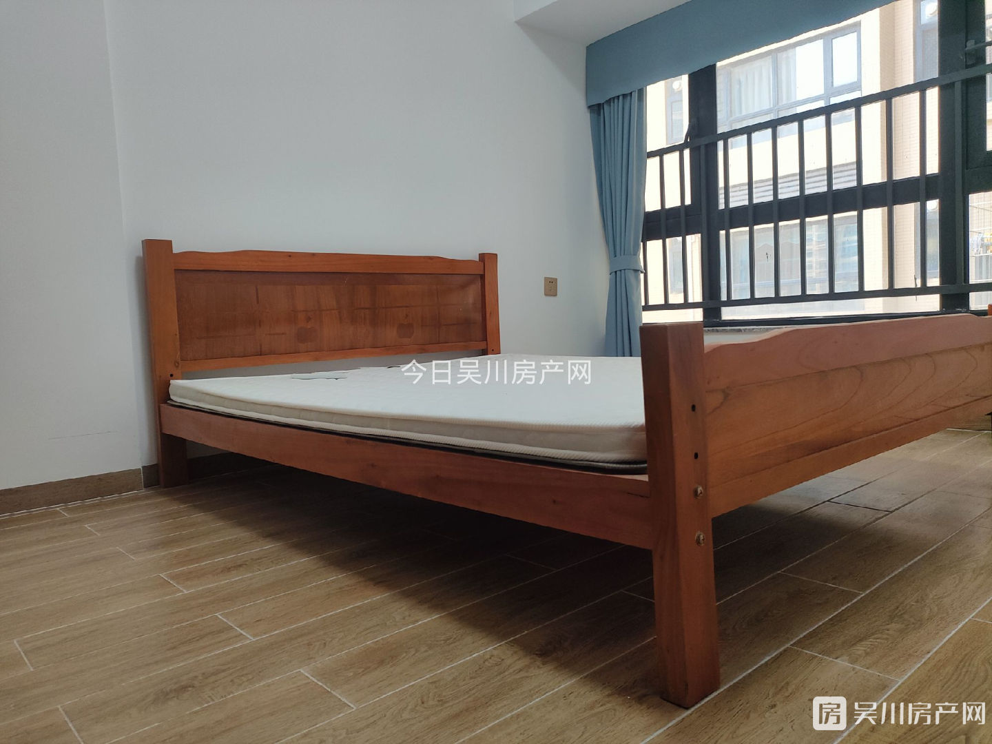 壹號(hào)公館精裝修的全屋定制，四房?jī)尚l(wèi)，配套齊全，拎包入住，出入方便，近學(xué)校、近市場(chǎng)