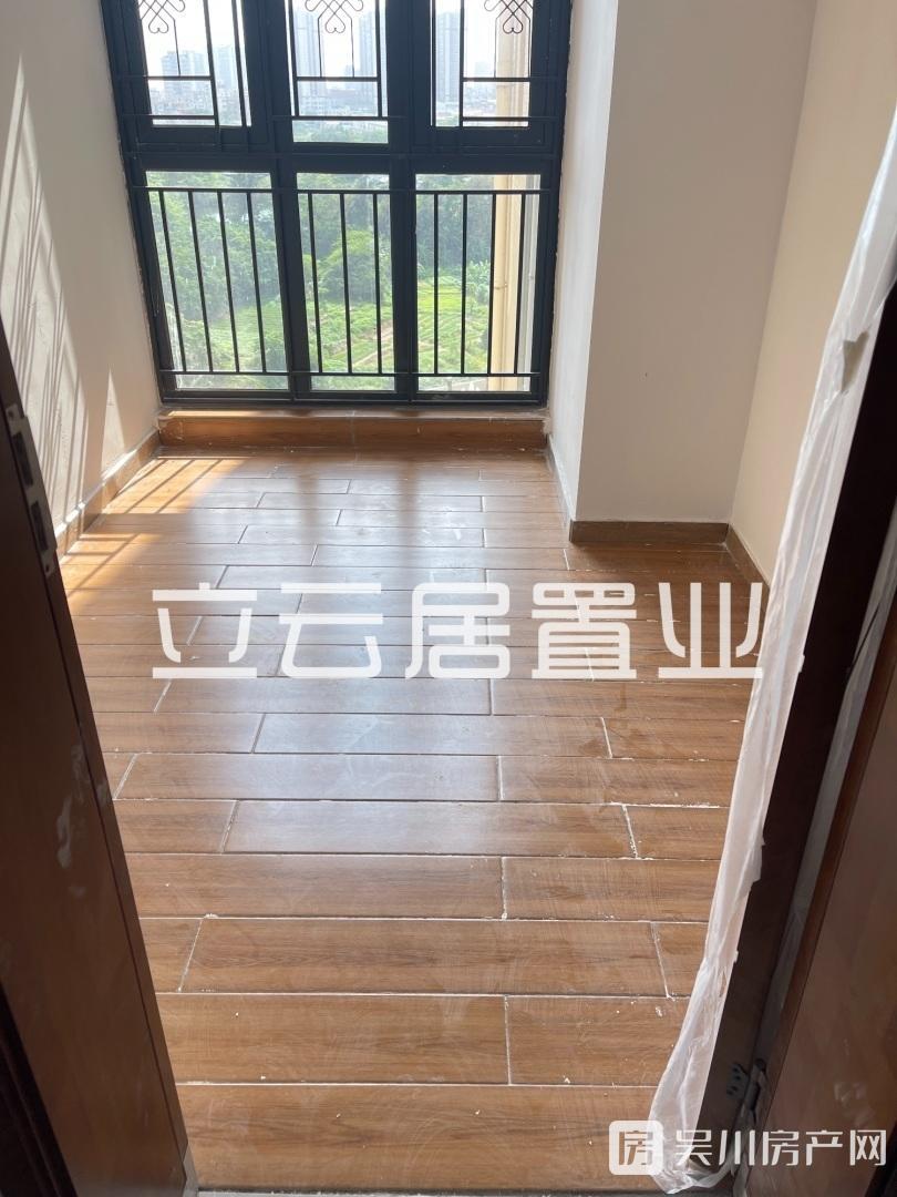 壹號公館4室2廳2衛(wèi)101平米1500元/月