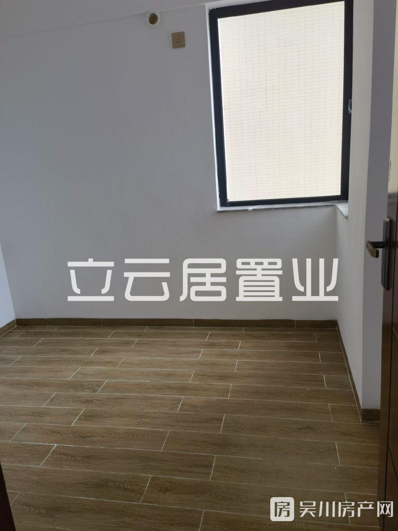 壹號公館4室2廳2衛(wèi)101平米1500元/月