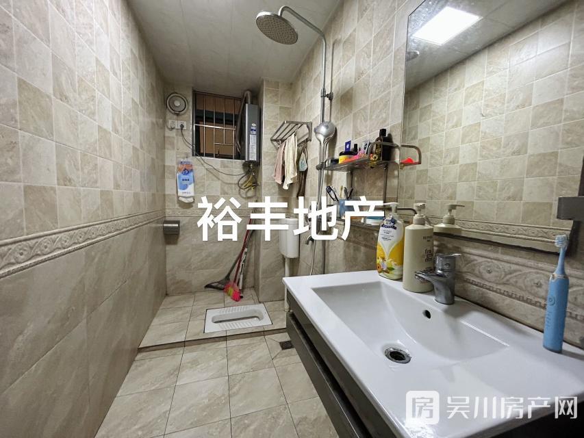 49萬出售財(cái)富名門精裝3房