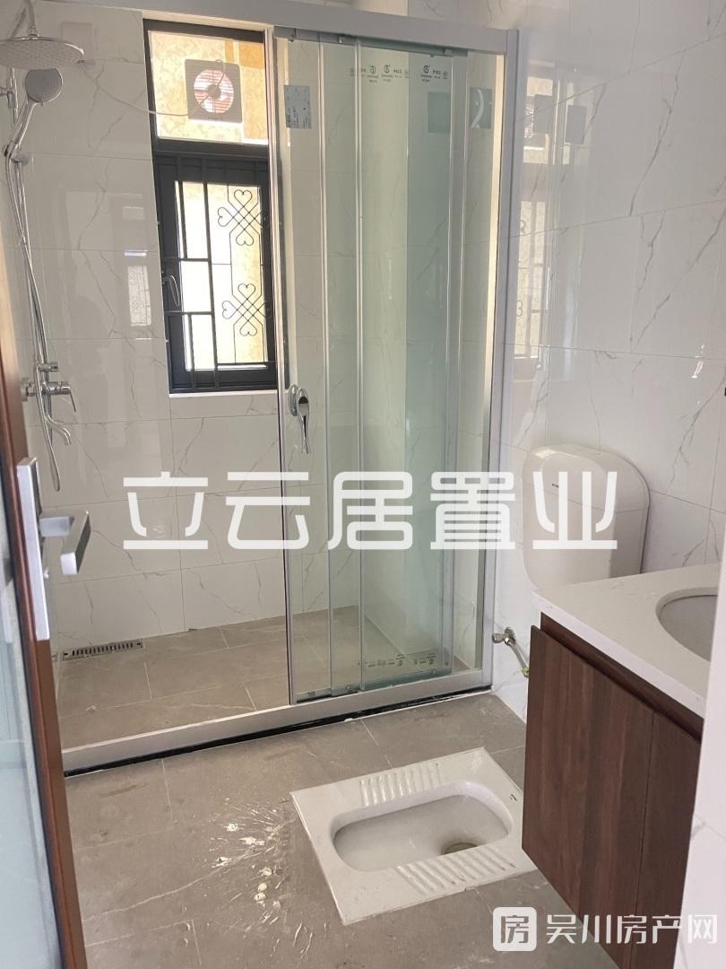 壹號公館4室2廳2衛(wèi)101平米1500元/月
