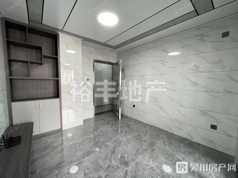 中心市場2室1廳1衛(wèi)50平米1280元/月