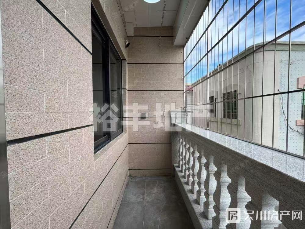 中心市場2室1廳1衛(wèi)50平米1280元/月