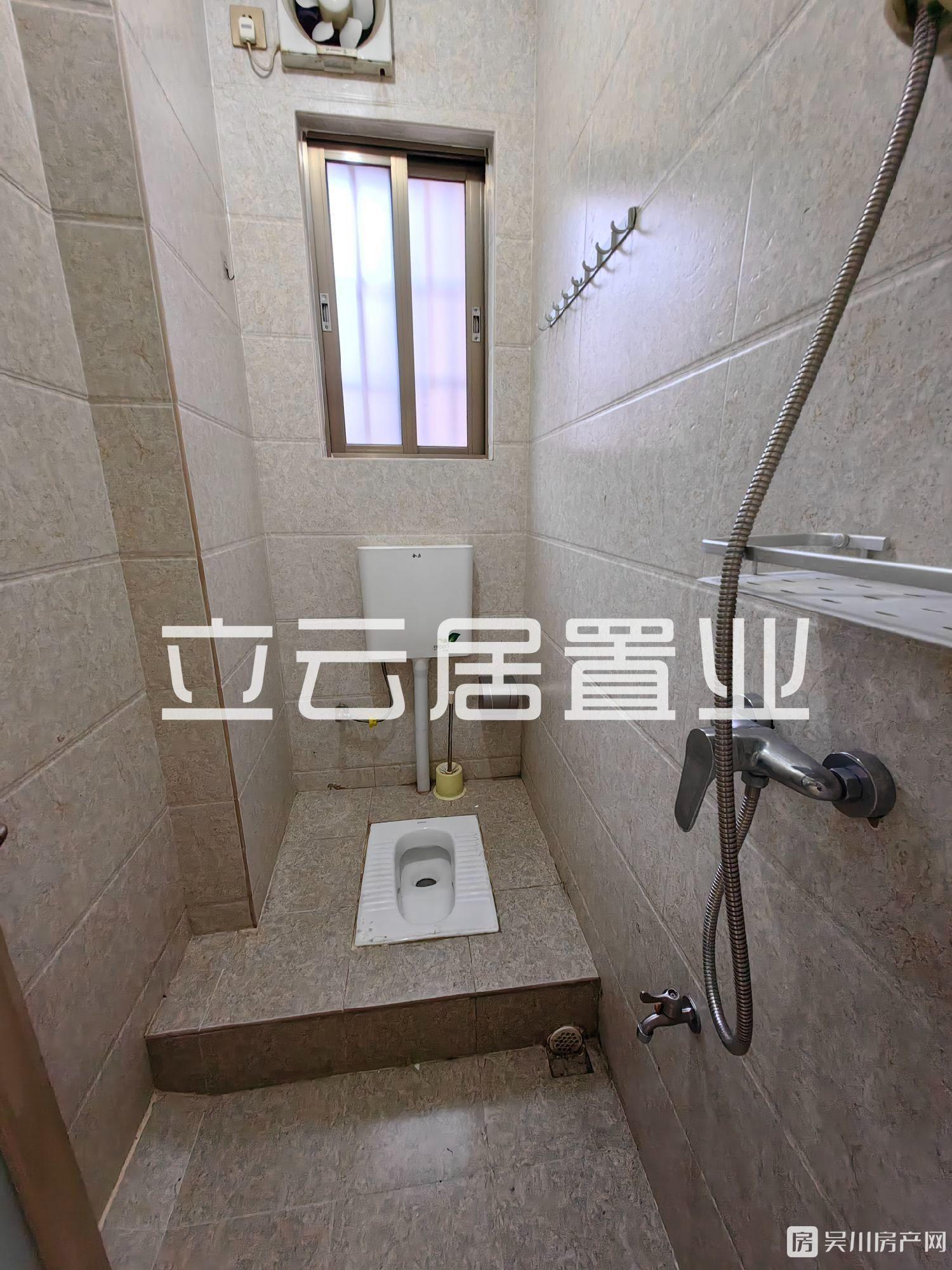 出租沿江路2室1廳1衛(wèi)有床有空調抽油煙機熱水器僅需650元