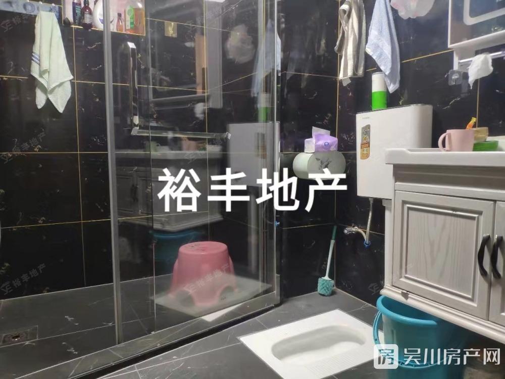 出售同德城5室2廳3衛(wèi)195平米70萬(wàn)住宅