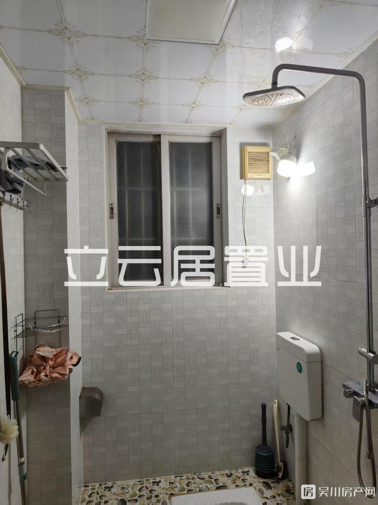 出租華宇鴻基3室2廳僅需1000元/月住宅