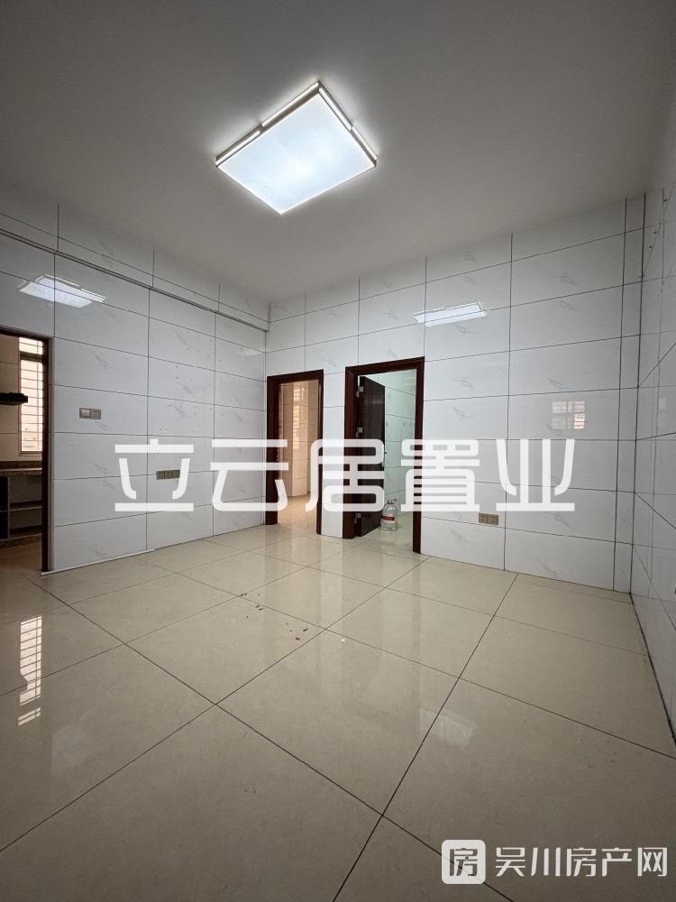 出租黃竹美私人屋2室1廳1衛(wèi)55平米700元/月住宅