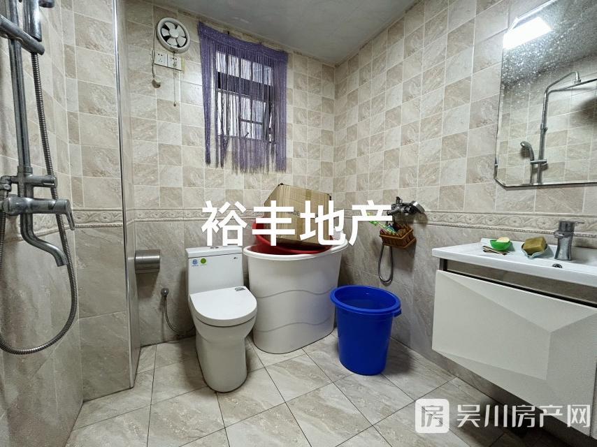 49萬出售財(cái)富名門精裝3房