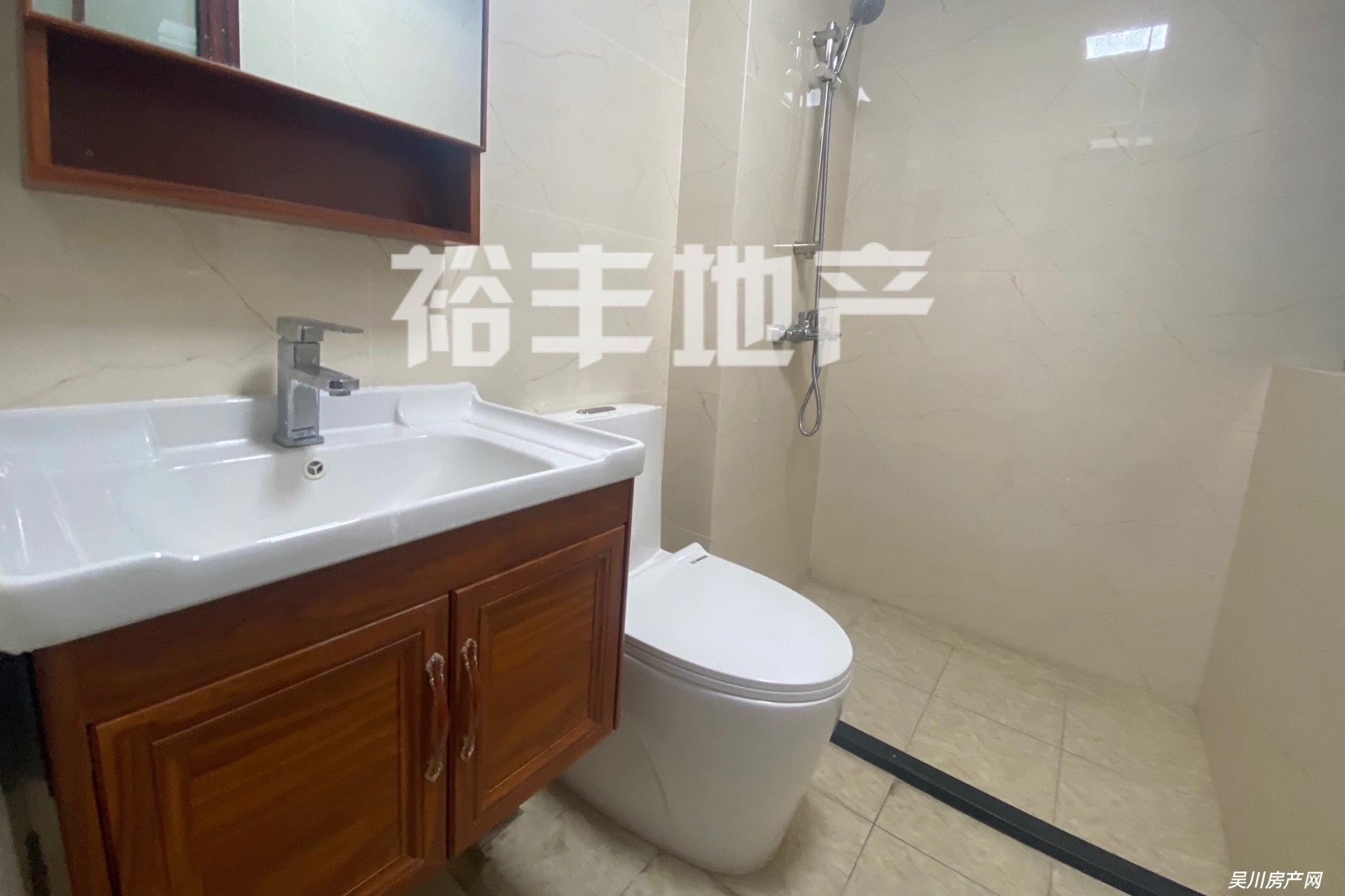 名雅居小區(qū)電梯公寓 800元