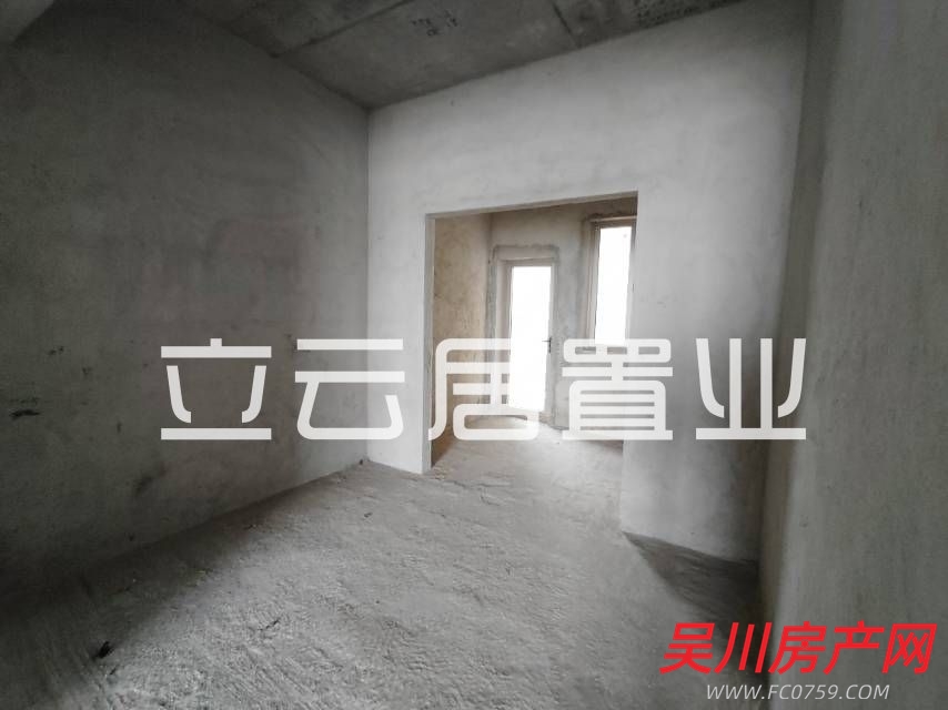 出售威雅 沿江半岛4室2厅2卫146平米89万住宅