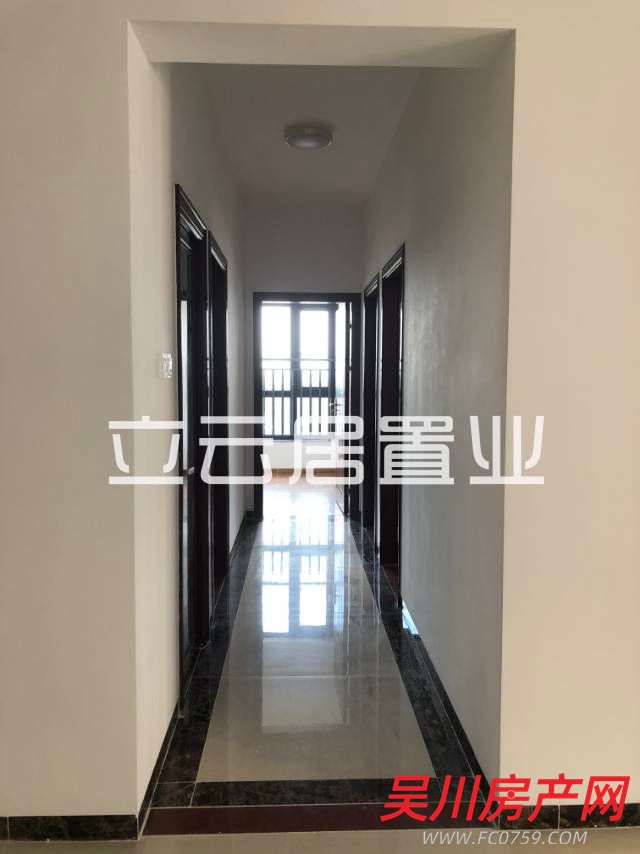 出租海廣 沿江壹號4室2廳2衛(wèi)100平米1600元/月住宅