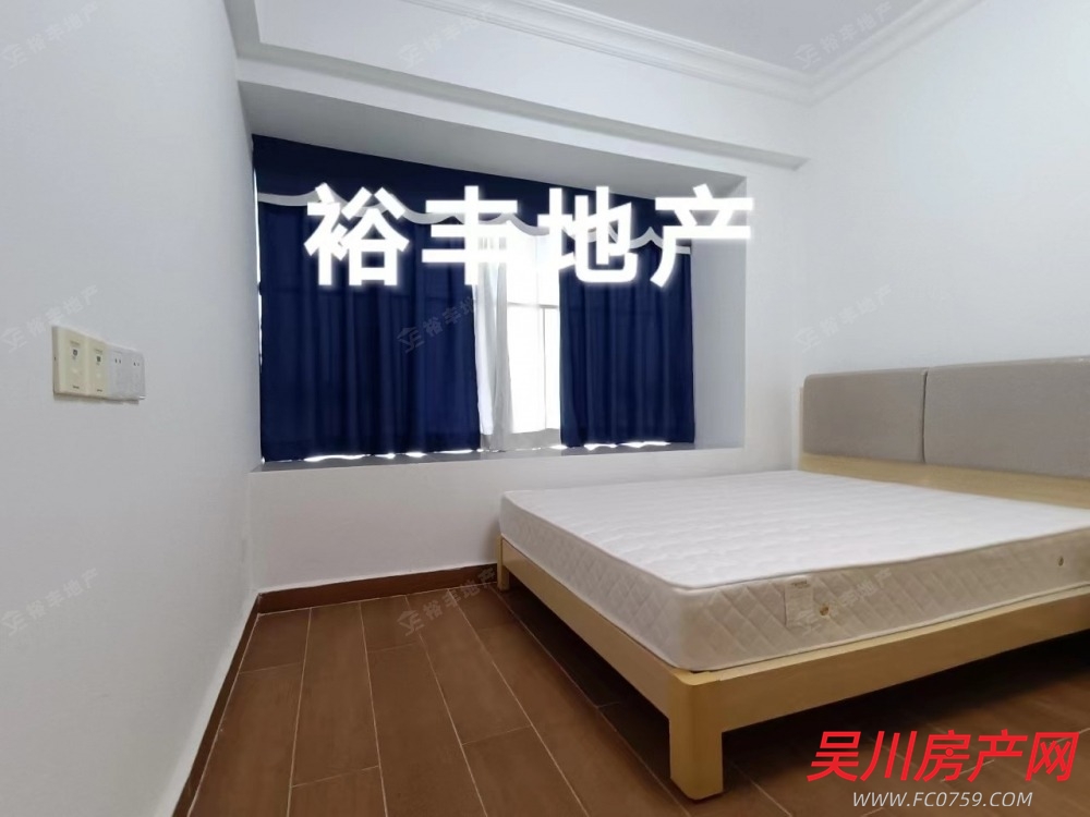 出售鼎龍灣國(guó)際海洋度假區(qū)3室2廳2衛(wèi)103平米45萬(wàn)住宅