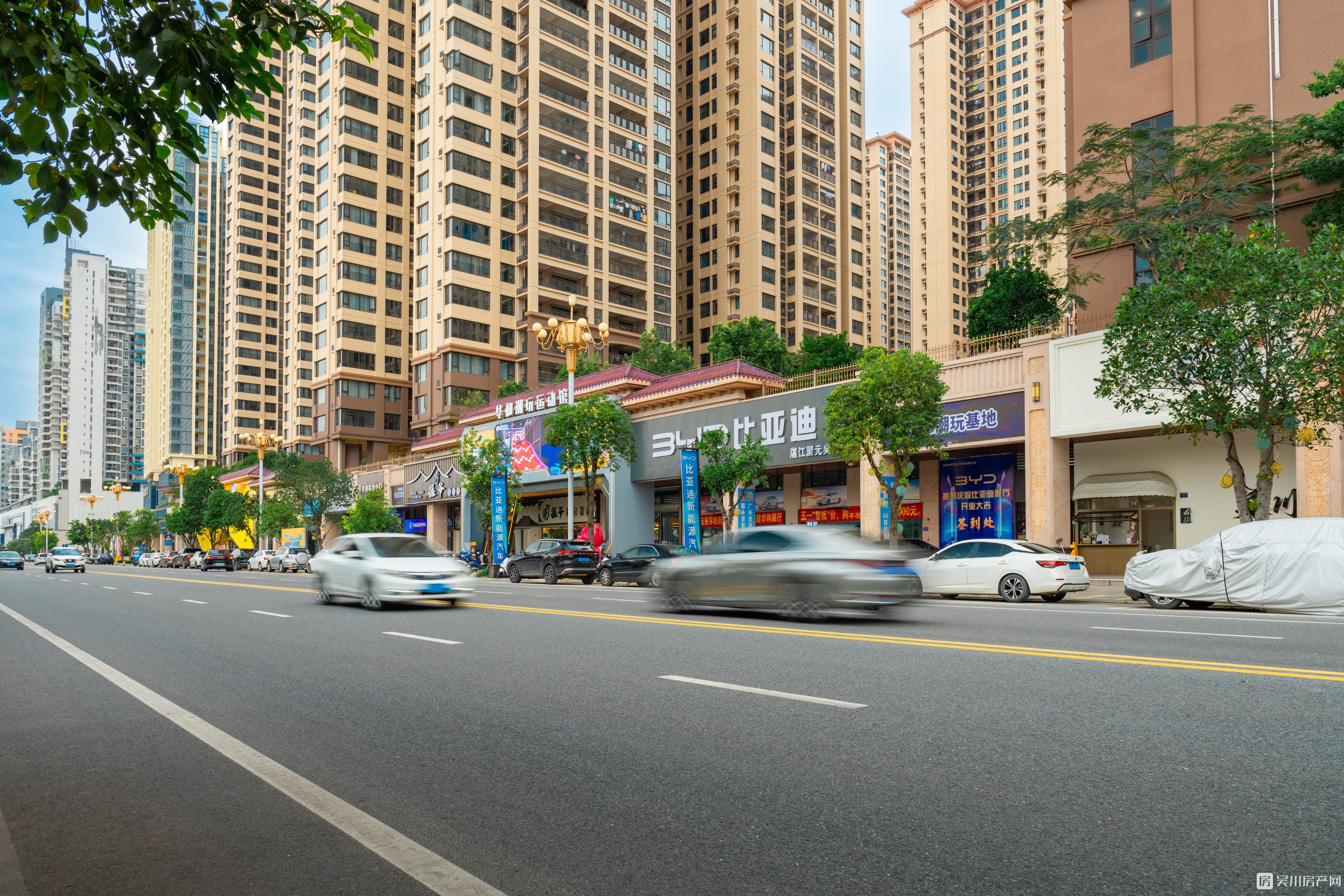 華和南國銀苑臨街商鋪實拍圖