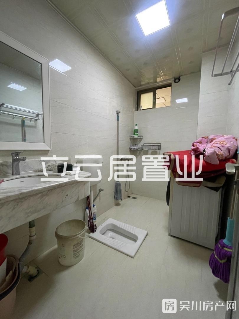 出售華宇鴻基3室2廳2衛(wèi)110.27平米55萬(wàn)住宅