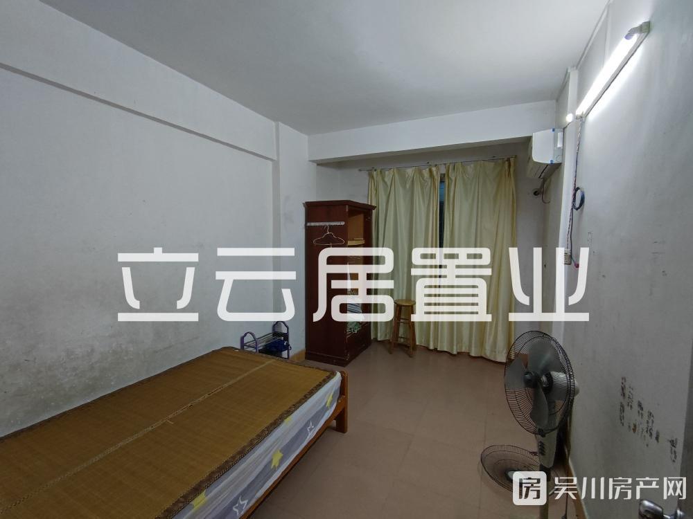 出租幸福花園3室2廳2衛(wèi)138平米1000元/月住宅