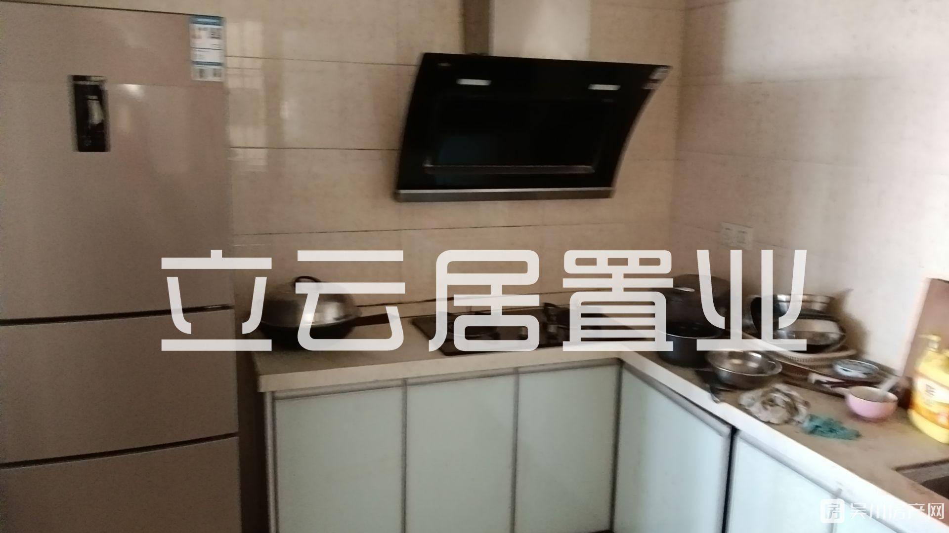 出租第一城4室2廳2衛(wèi)129平米1600元/月住宅