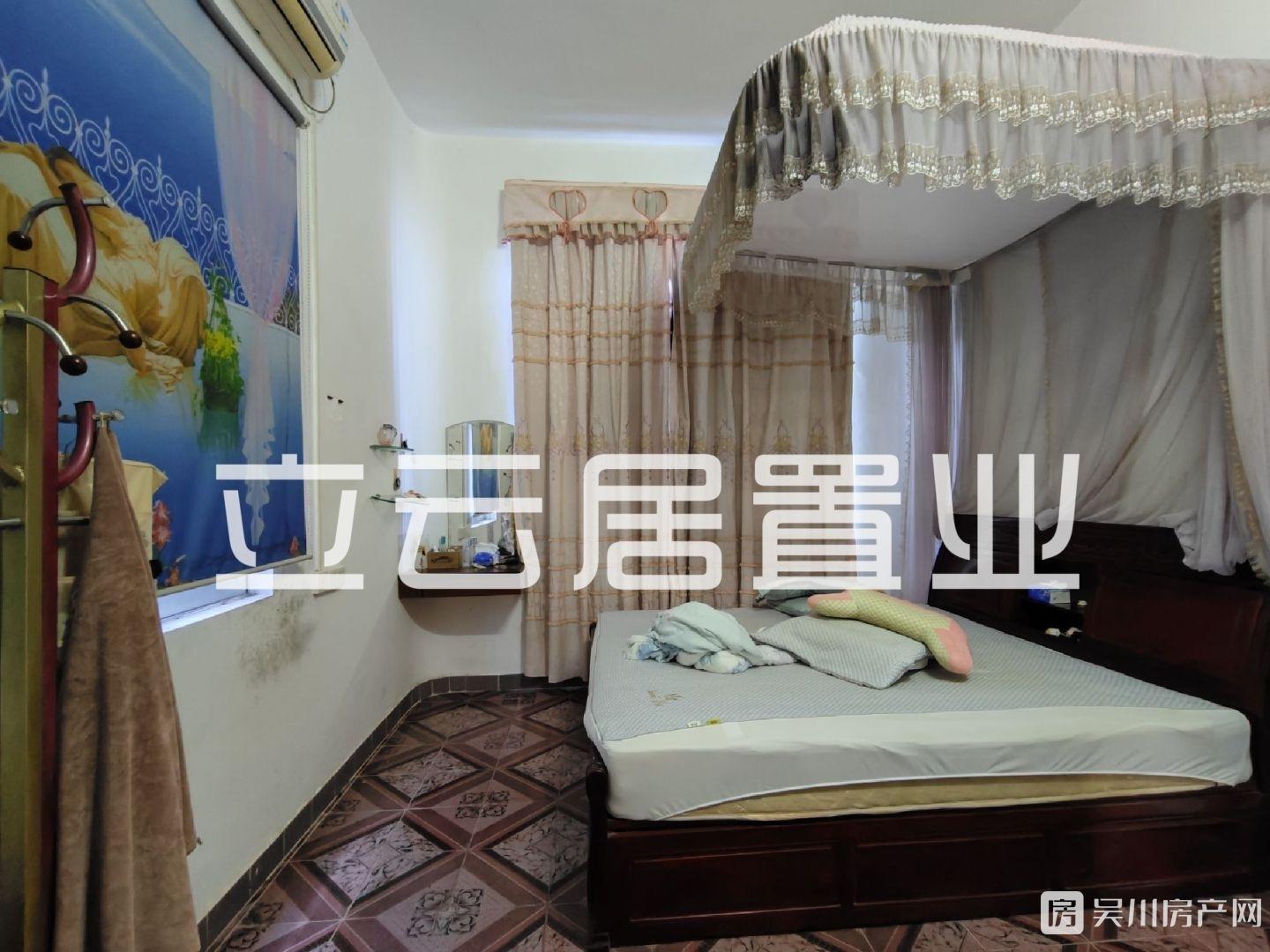 出租三中附近整幢私人屋9室3廳5衛(wèi)150平米2000元/月住宅