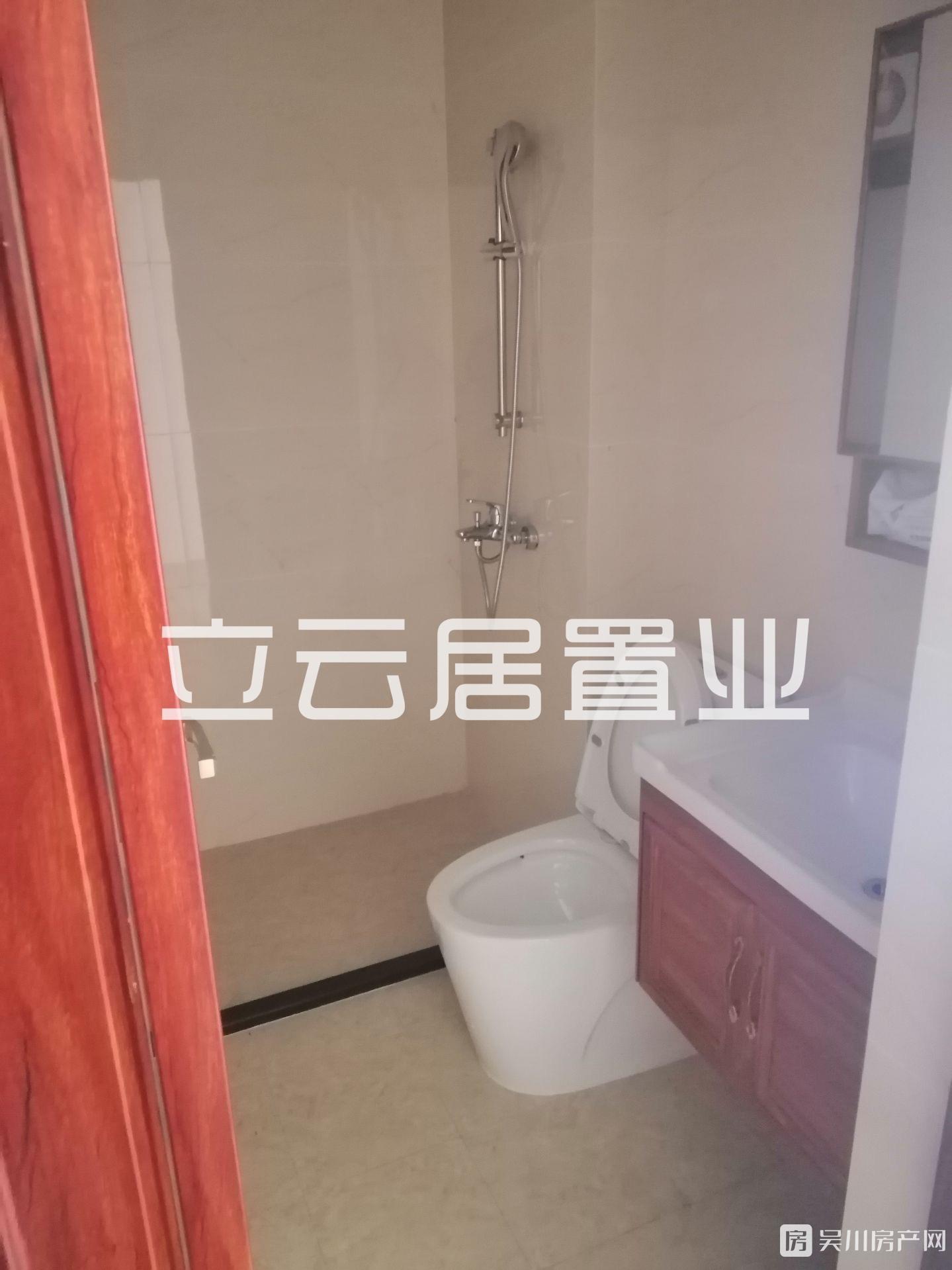 出售名雅居 學(xué)府里1室1廳1衛(wèi)30.79平米19萬住宅