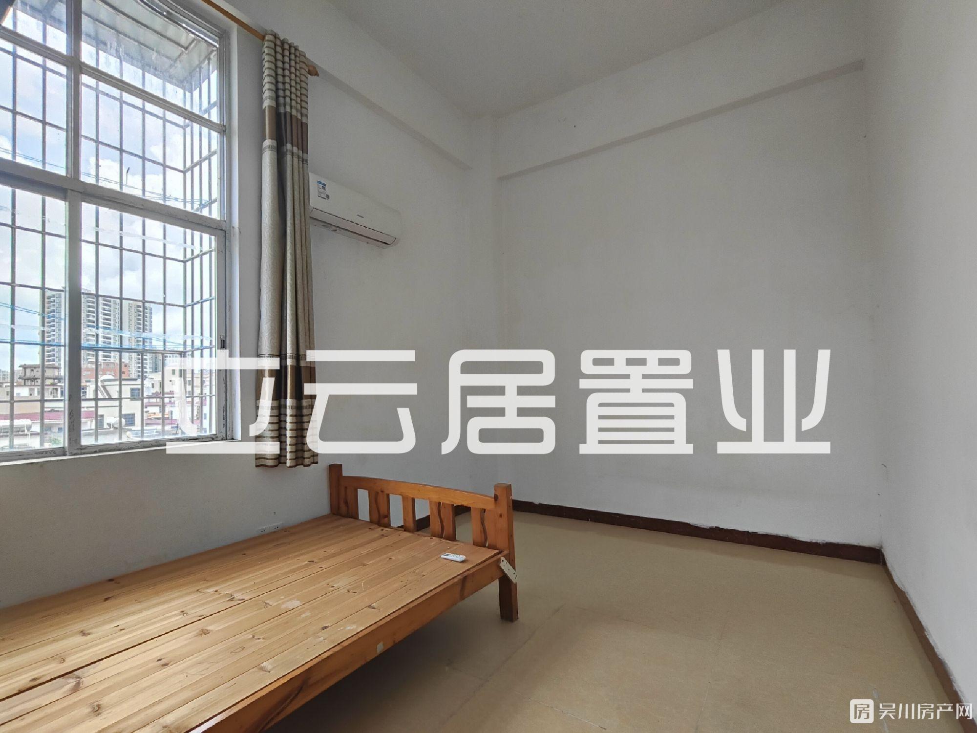 出租新世界廣場1室1廳1衛(wèi)36平米650元/月住宅